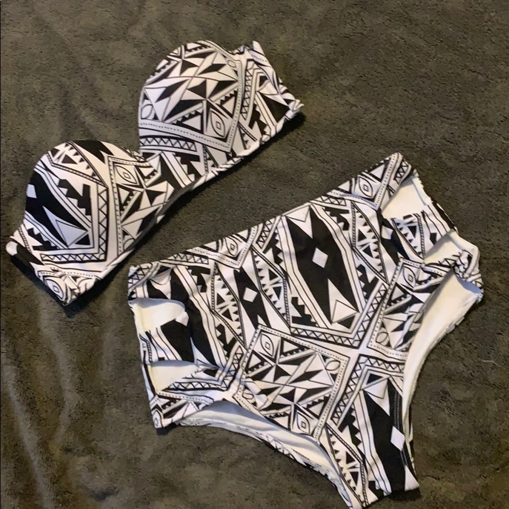 High waisted , strapless bikini